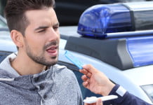 Policija ima napravo za hitro ugotavljanje drog DrugWipe 6S http://msfera.si/files/2014/02/DrugWipeS_QuickGuide