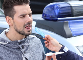 Policija ima napravo za hitro ugotavljanje drog DrugWipe 6S http://msfera.si/files/2014/02/DrugWipeS_QuickGuide