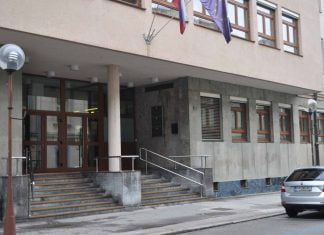 Začasni odvzem vozniške osebi, ki ima tuje vozniško dovoljenje Začasni odvzem vozniškega dovoljenja osebi, ki ima tuje vozniško dovoljenje