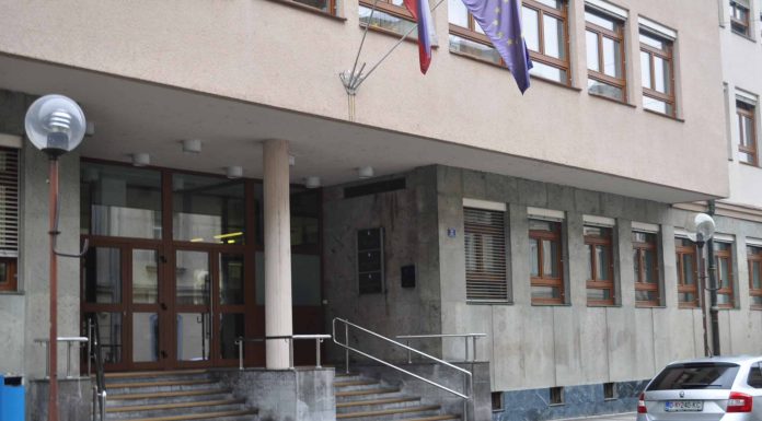 Začasni odvzem vozniške osebi, ki ima tuje vozniško dovoljenje Začasni odvzem vozniškega dovoljenja osebi, ki ima tuje vozniško dovoljenje