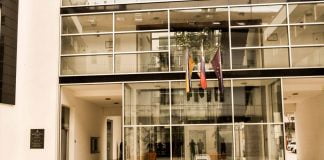 Zamuda roka za vložitev predloga za odložitev izvršitve prenehanja veljavnosti vozniškega dovoljenja Zamuda roka za vložitev predloga za odložitev izvršitve prenehanja veljavnosti vozniškega dovoljenja