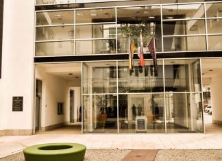 Zamuda roka za vložitev predloga za odložitev izvršitve prenehanja veljavnosti vozniškega dovoljenja Zamuda roka za vložitev predloga za odložitev izvršitve prenehanja veljavnosti vozniškega dovoljenja