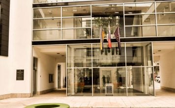 Zamuda roka za vložitev predloga za odložitev izvršitve prenehanja veljavnosti vozniškega dovoljenja Zamuda roka za vložitev predloga za odložitev izvršitve prenehanja veljavnosti vozniškega dovoljenja