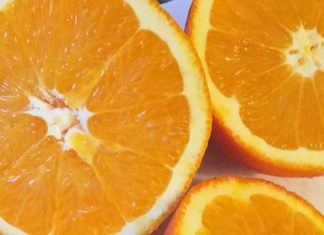 Kakijev smoothie s cimetom