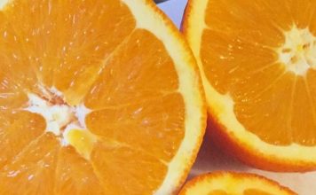 Kakijev smoothie s cimetom